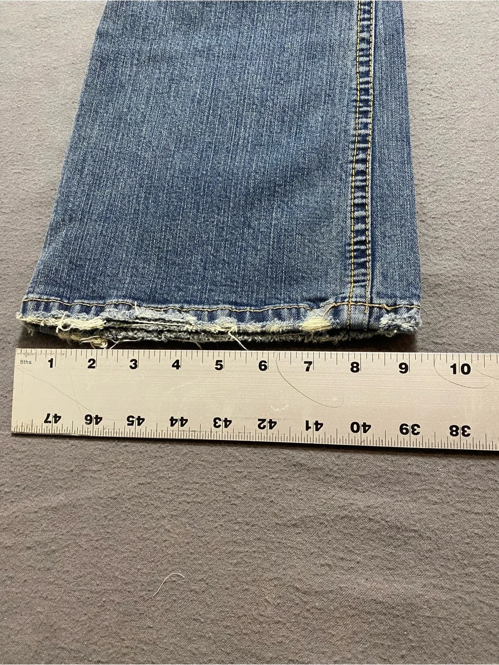 Silver Jeans Women's Tuesday Blue Bootcut Jeans Medium Wash Size 29/35